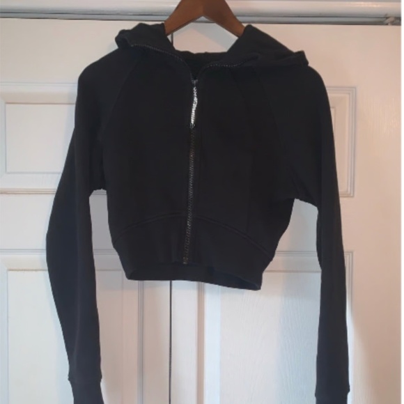 Like New Lululemon Scuba Crop Size 4 - Picture 3 of 9